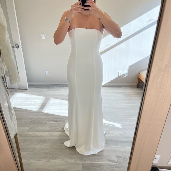 Sarah Nouri Strapless Wedding Gown - Picture 1 of 5